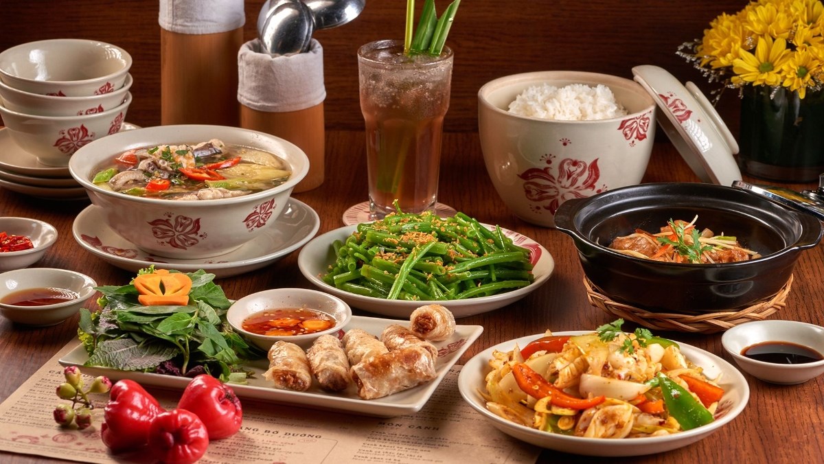 Mâm cơm hải sản